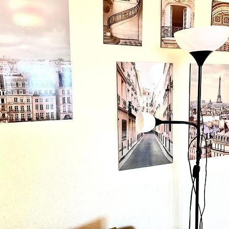 Panoramic Lil' Paris Apartment Bukares Bagian luar foto